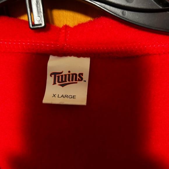 Minnesota Twins Hooded Zip up Sweatshirt - Picture 4 of 6